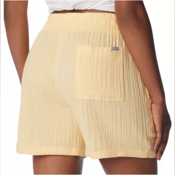 COLUMBIA Light Yellow Holly Hideaway Breezy Shorts - Size Large (NWT) - Picture 5 of 9
